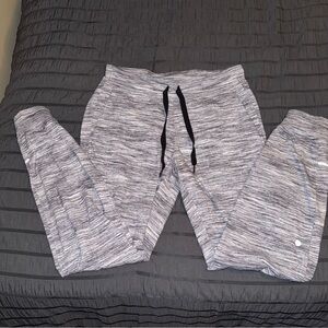 Lululemon Ready to Rulu jogger 29”